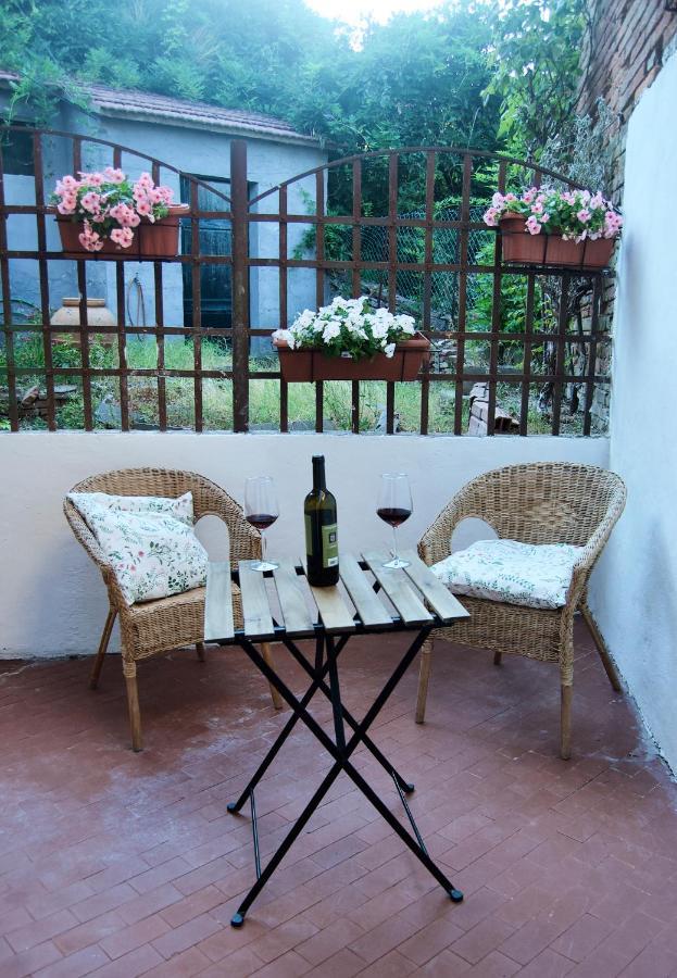 Casa Di Canfreo Lari Exterior foto